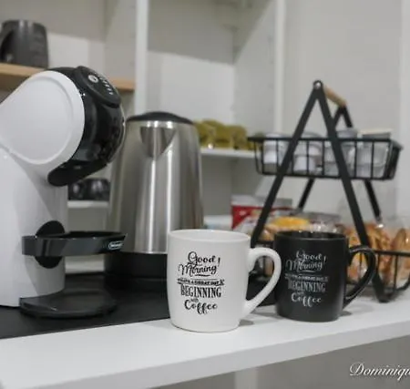 Dominique Lägenhet Bari