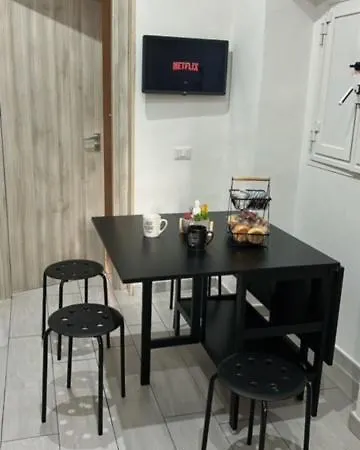 Dominique Lägenhet Bari